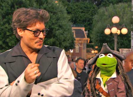 Johnny Depp and Kermit at Pirates of the Caribbean Movie Premiere